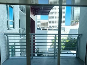 133 NE 2nd Ave, Unit 710 in Miami, FL - Foto de edificio - Building Photo