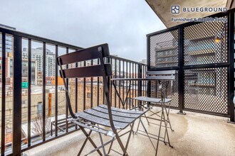 411 W Chicago Ave in Chicago, IL - Building Photo - Building Photo