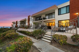 235 Avenida Lobeiro in San Clemente, CA - Building Photo