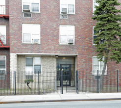 4233 Baychester Ave in Bronx, NY - Building Photo - Building Photo