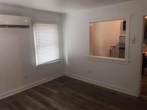 327 Division St in Jeffersonville, IN - Building Photo - Building Photo