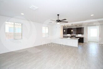 18775 W Canterbury Dr in Surprise, AZ - Building Photo - Building Photo