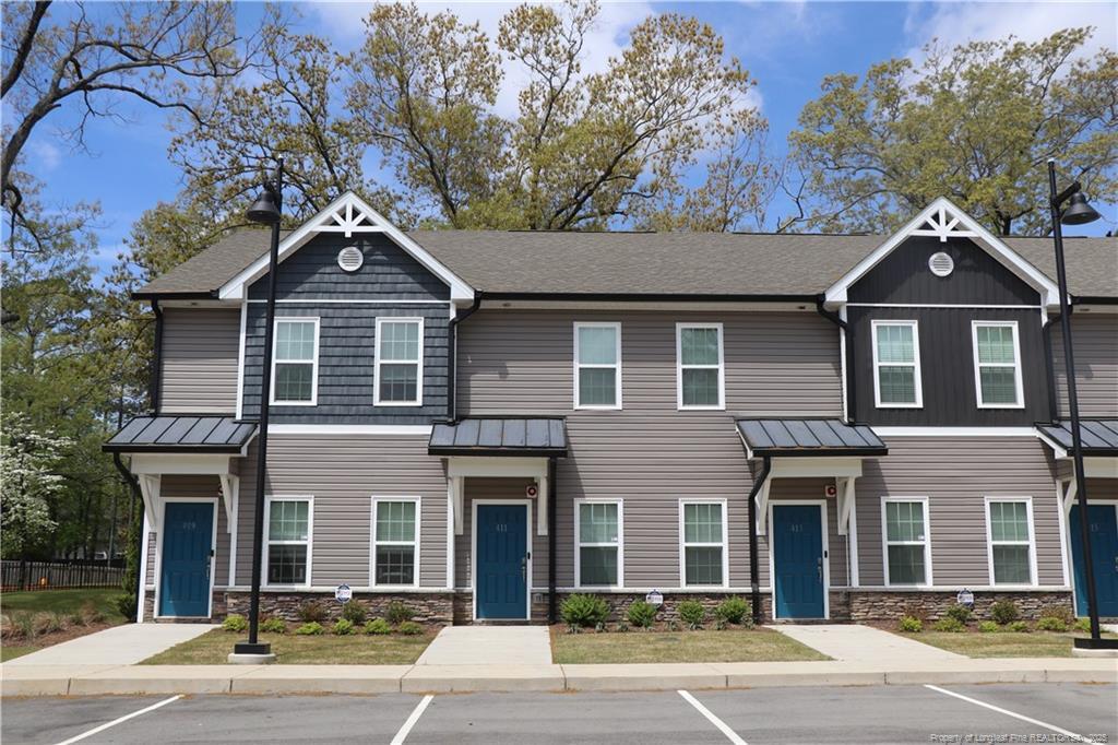 415 Morecrest Ln in Fayetteville, NC - Building Photo