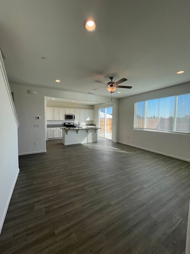 6681 E Cambridge Ave in Fresno, CA - Building Photo - Building Photo