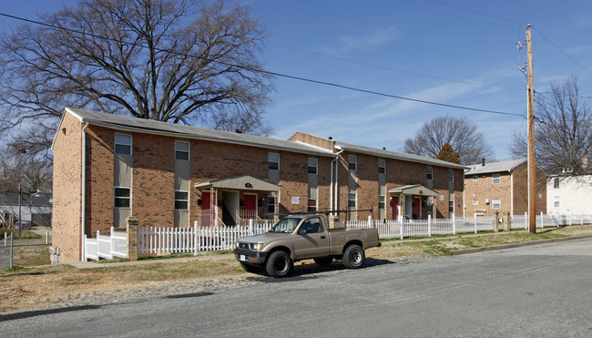 Woodland Heights Apartments in Richmond, VA - Foto de edificio - Building Photo