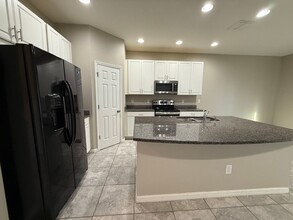 7212 Grand Elm Dr in Riverview, FL - Building Photo - Building Photo