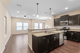 17120 Wilthorne Gardens Ct in Houston, TX - Foto de edificio - Building Photo