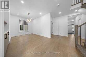 21 Angel Heights in Ottawa, ON - Building Photo - Building Photo