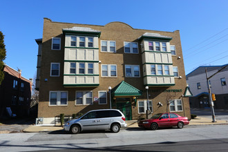 Penn Street Apartment in Chester, PA - Building Photo - Building Photo