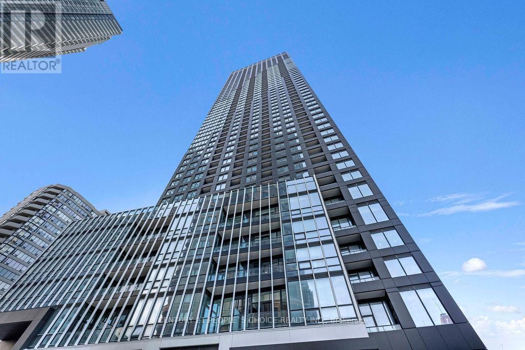 395 Square One Dr in Mississauga, ON - Building Photo