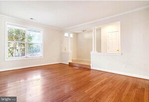 5033 Softwood Ln in Woodbridge, VA - Building Photo