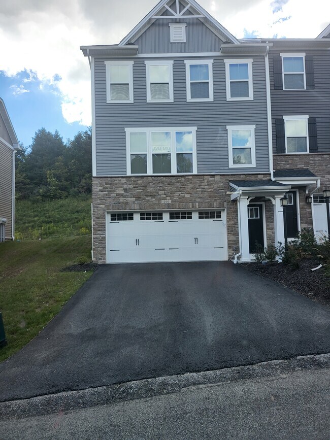 200 Plaza Dr Rentals in Pleasant Hills, PA