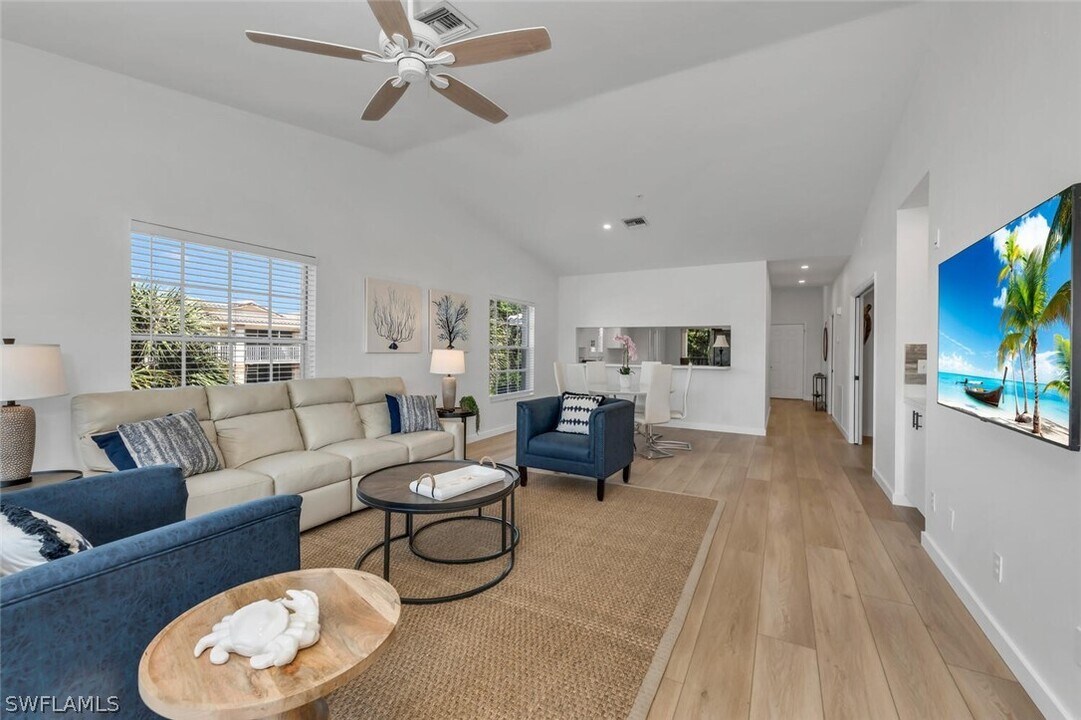 6010 Chardonnay Ln in Naples, FL - Foto de edificio
