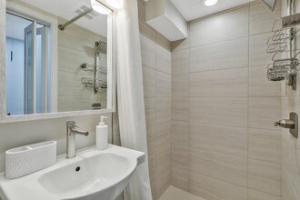 325 Winslow Rd in Oxon Hill, MD - Building Photo - Building Photo