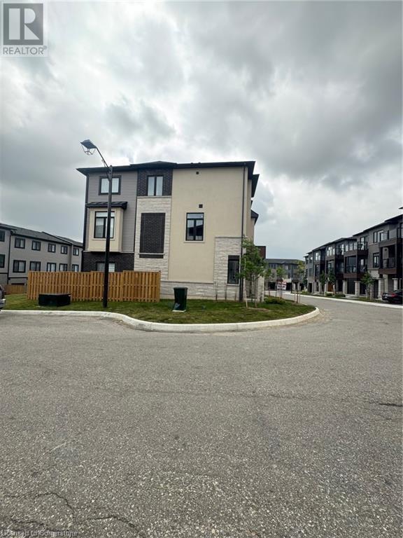 155 Equestrian Way in Cambridge, ON - Building Photo - Building Photo