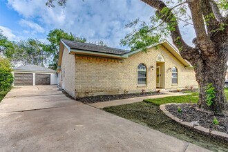 8707 Collingsdale Rd in La Porte, TX - Building Photo - Building Photo