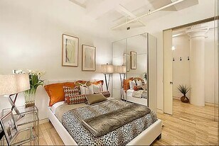 16 W 19th St in New York, NY - Building Photo