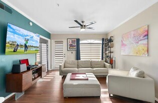 15095 N Thompson Peak Pkwy in Scottsdale, AZ - Building Photo