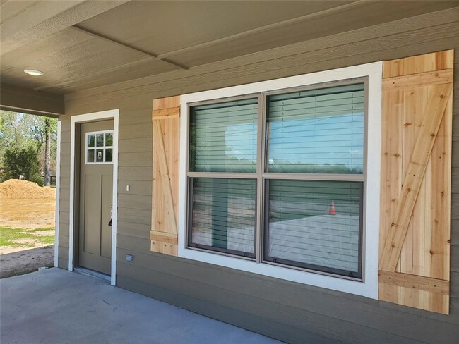 2203 N Winfree St-Unit -A in Dayton, TX - Building Photo - Building Photo