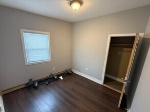 254 Grafton St, Unit 2 in Worcester, MA - Foto de edificio - Building Photo