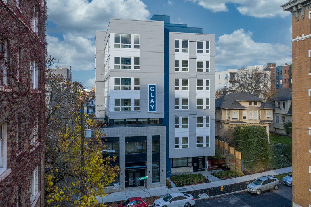 Clay Apartments in Seattle, WA - Foto de edificio