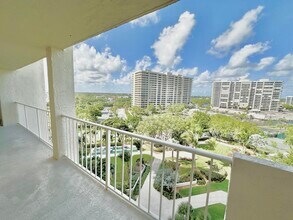 4001 N Ocean Blvd in Boca Raton, FL - Foto de edificio - Building Photo
