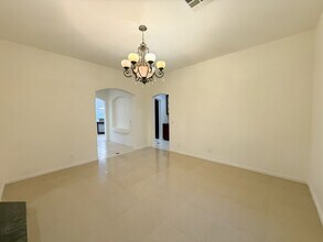 10246 Valaspen St in Las Vegas, NV - Building Photo - Building Photo