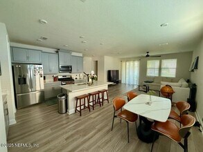 14164 Backbarrier Rd in Jacksonville, FL - Building Photo - Building Photo