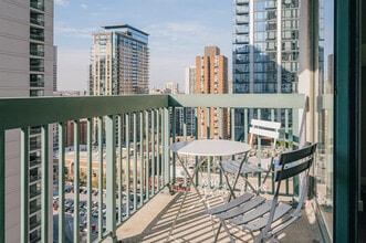 1 W Superior St in Chicago, IL - Building Photo - Building Photo
