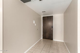 7930 E Camelback Rd in Scottsdale, AZ - Building Photo - Building Photo