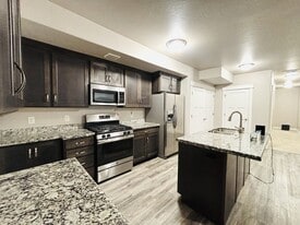 11528 4055 W in South Jordan, UT - Building Photo