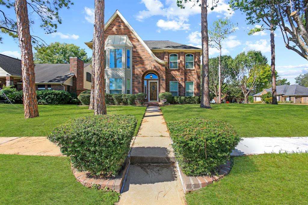 1131 Woodside Ct in Sugar Land, TX - Building Photo