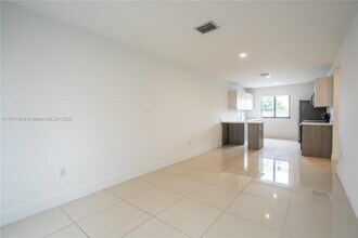 1971 Bay Dr in Miami Beach, FL - Building Photo - Building Photo