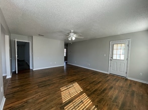 447 Apple Dr in Crestview, FL - Building Photo - Building Photo
