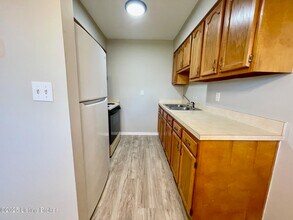 3409 Prestwood Dr in Louisville, KY - Building Photo - Building Photo