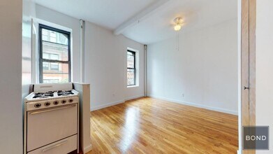 324 E 91st St in New York, NY - Building Photo - Building Photo