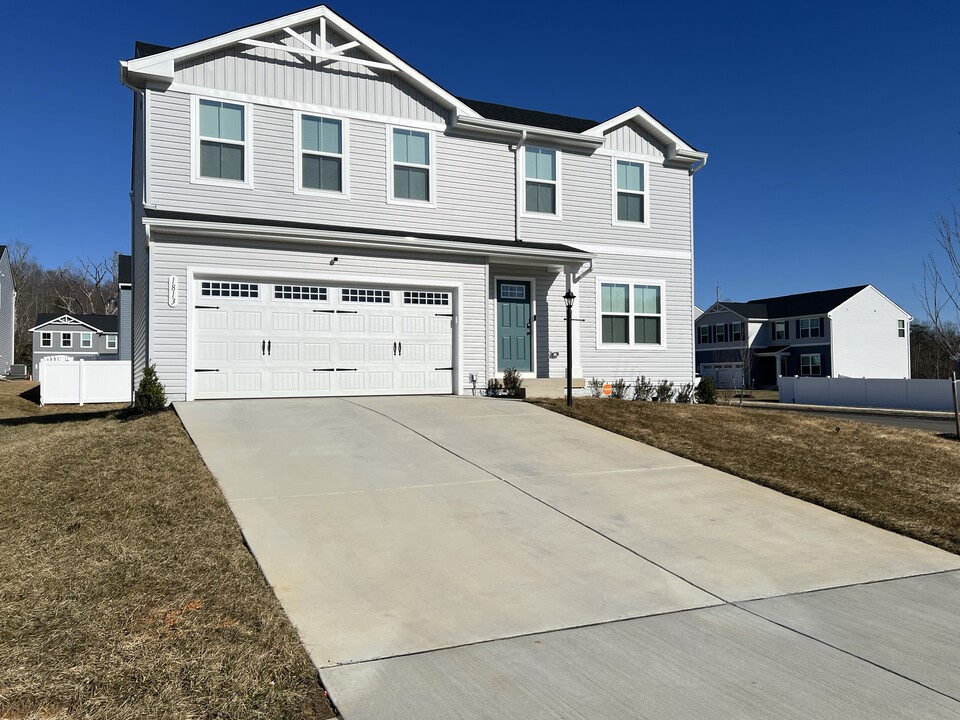 1813 Creek Bottom Pl in Stafford, VA - Building Photo