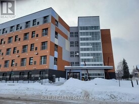 75 Barrie Rd in Orillia, ON - Building Photo