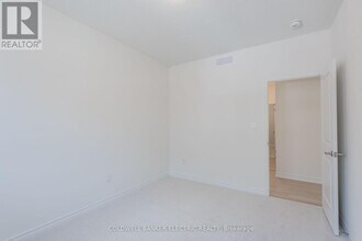 53 Hillcroft Wy in Kawartha Lakes, ON - Building Photo - Building Photo