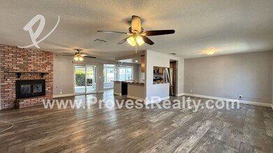 13930 Hidden Valley Rd in Victorville, CA - Building Photo - Building Photo