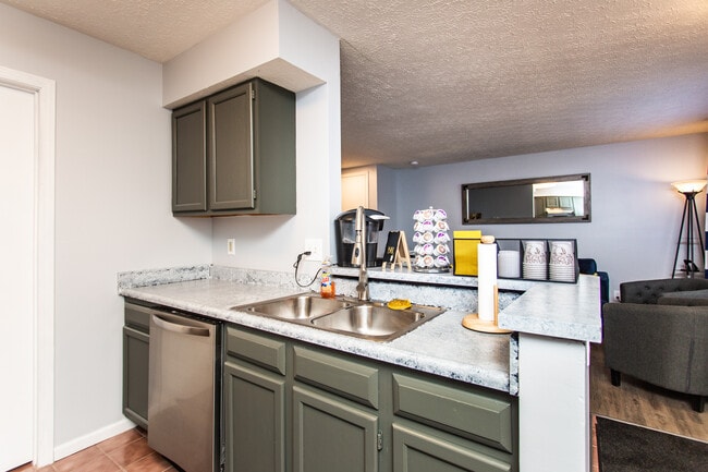 Edgemont Village in Columbus, OH - Foto de edificio - Interior Photo