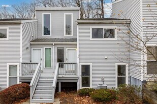 16 Springdale Rd in Cromwell, CT - Building Photo