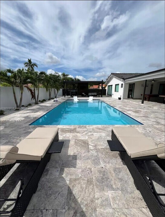 6201 SW 107th Ave in Miami, FL - Building Photo