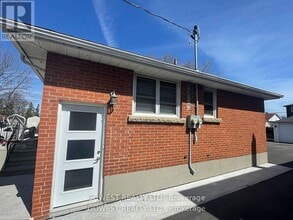 135 W 27th St in Hamilton, ON - Building Photo - Building Photo