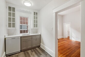 918 W Trinity Ave in Durham, NC - Building Photo - Building Photo