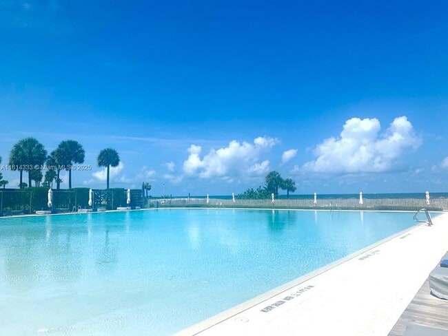 350 Ocean Dr