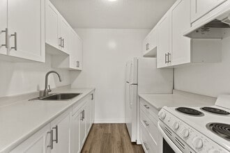 3400 Erskine St in Windsor, ON - Building Photo - Building Photo