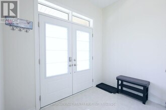 327 Northglen Blvd in Bowmanville, ON - Building Photo - Building Photo