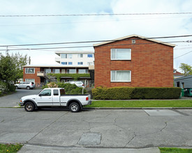 Pauline Apartment in Seattle, WA - Building Photo - Building Photo