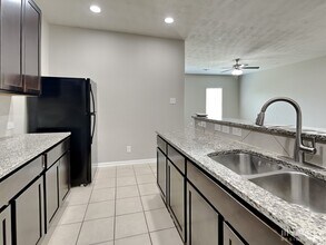 210 Pequin Rd in Crosby, TX - Building Photo - Building Photo